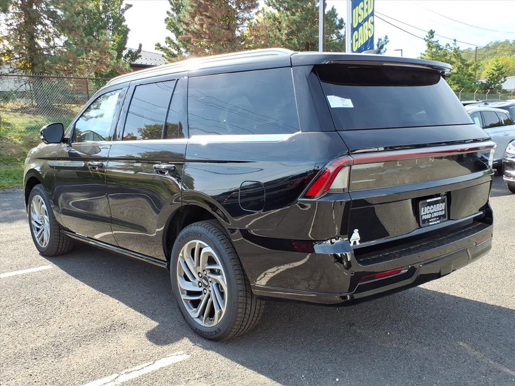 New 2025 Lincoln Navigator Reserve image 5