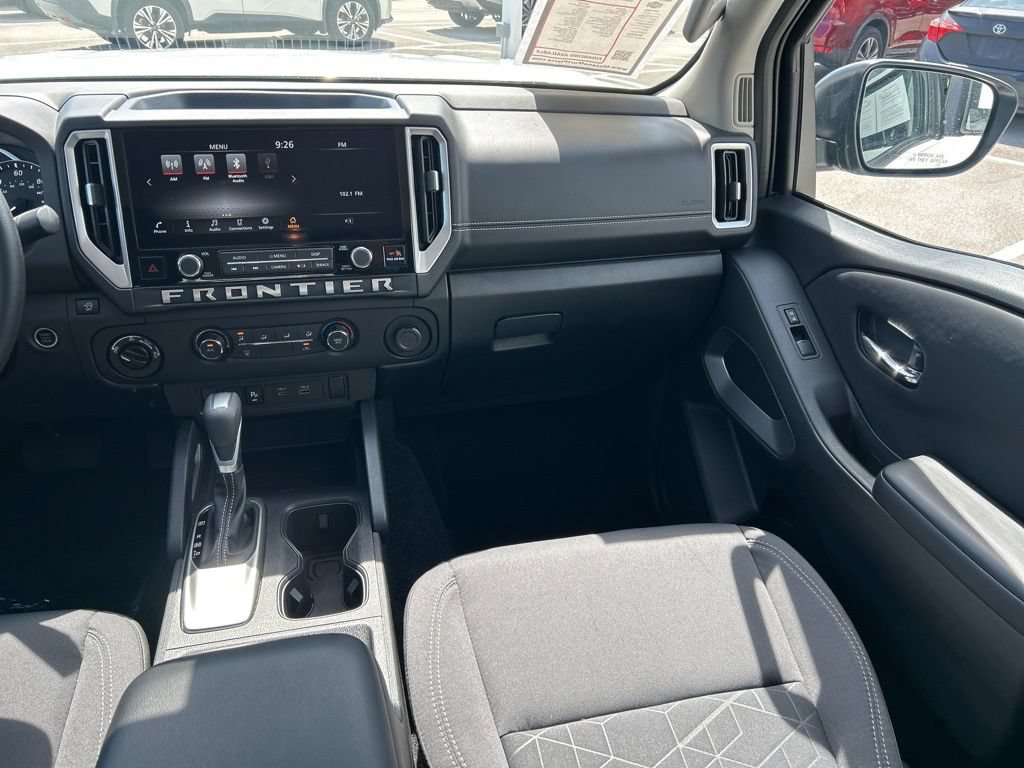 Certified 2025 Nissan Frontier SV AWD/4WD image 13
