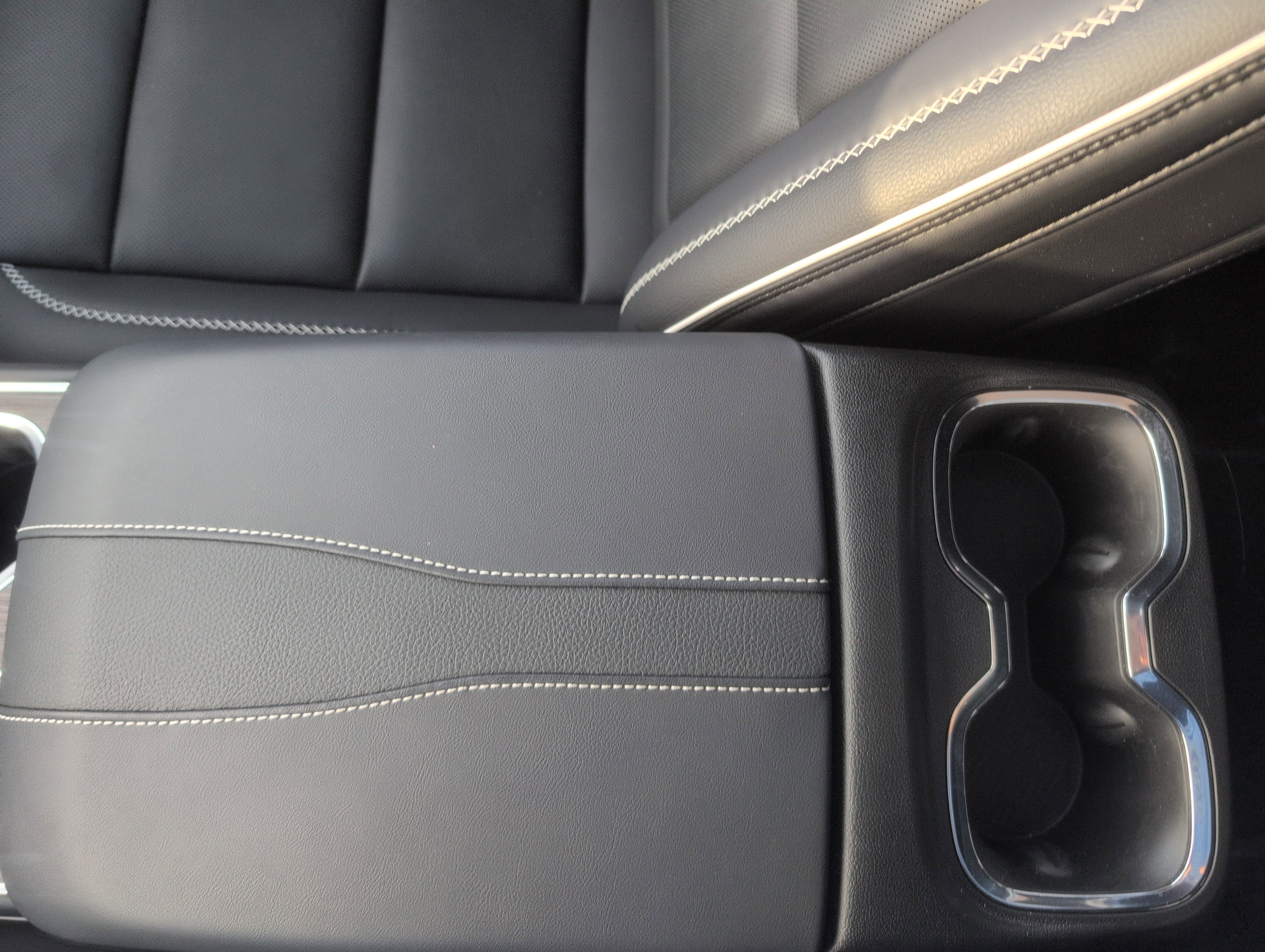 Used 2025 GMC Acadia Denali w/ Super Cruise Package image 30