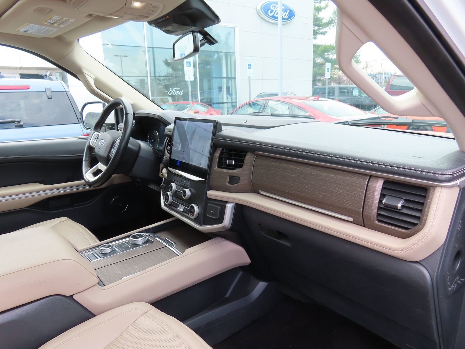 Used 2023 Ford Expedition Max Limited image 17