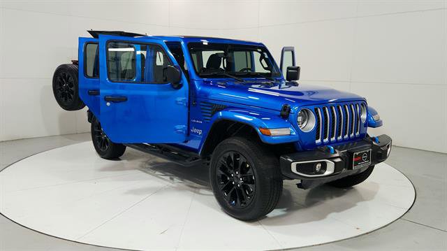 Used 2023 Jeep Wrangler Unlimited Sahara w/ Cold Weather Group image 29