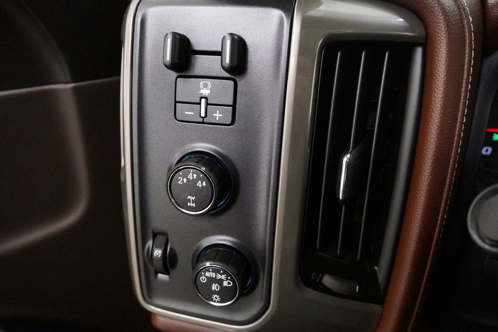 Used 2015 Chevrolet Silverado 3500 High Country w/ Duramax Plus Package image 27