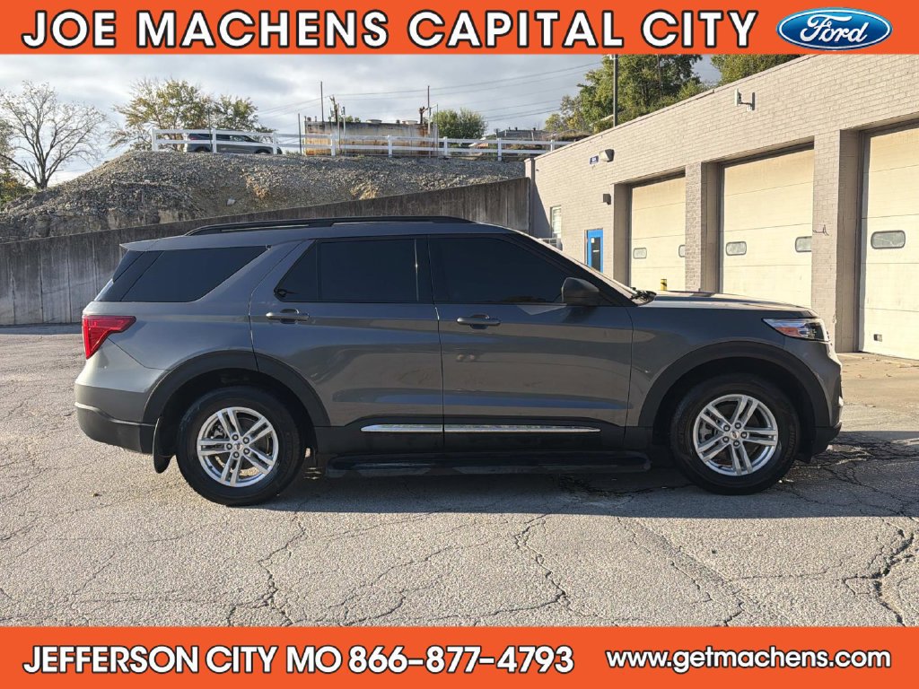 Used 2023 Ford Explorer XLT w/ Class IV Trailer Tow Package AWD/4WD image 2