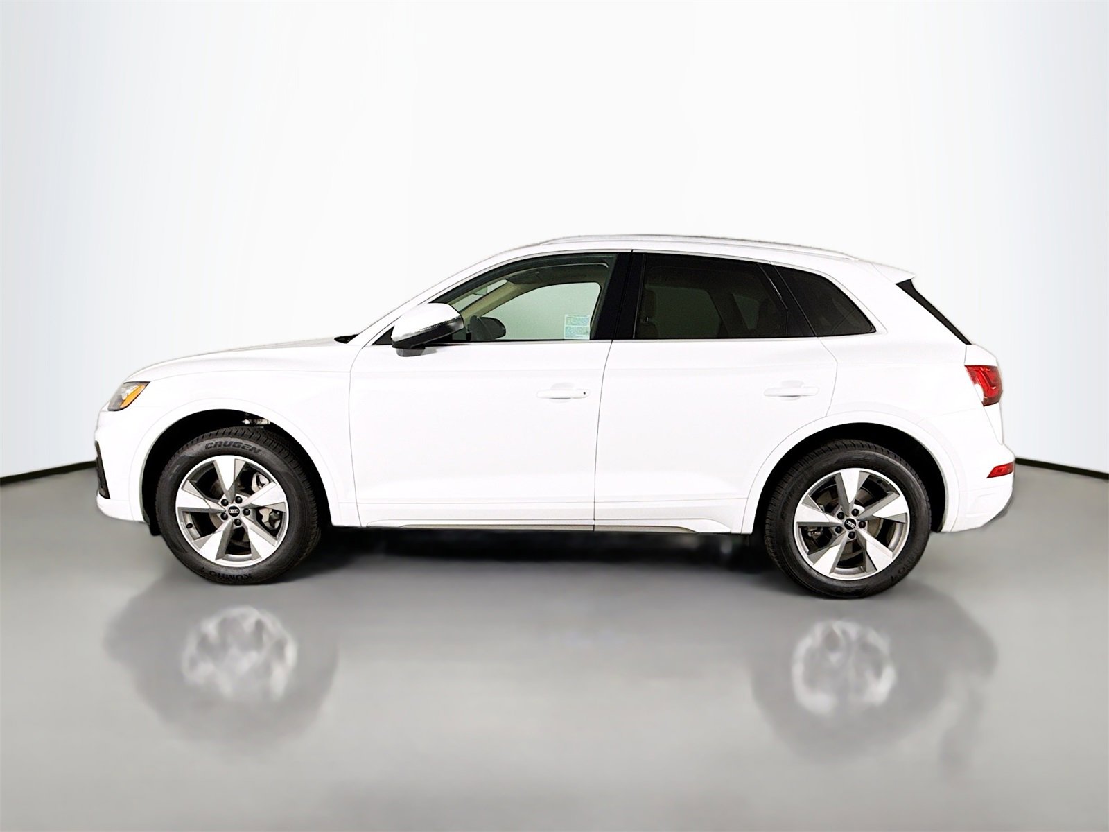 Used 2023 Audi Q5 2.0T Premium w/ Convenience Package image 4