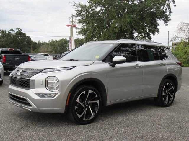 Used 2022 Mitsubishi Outlander SEL image 3