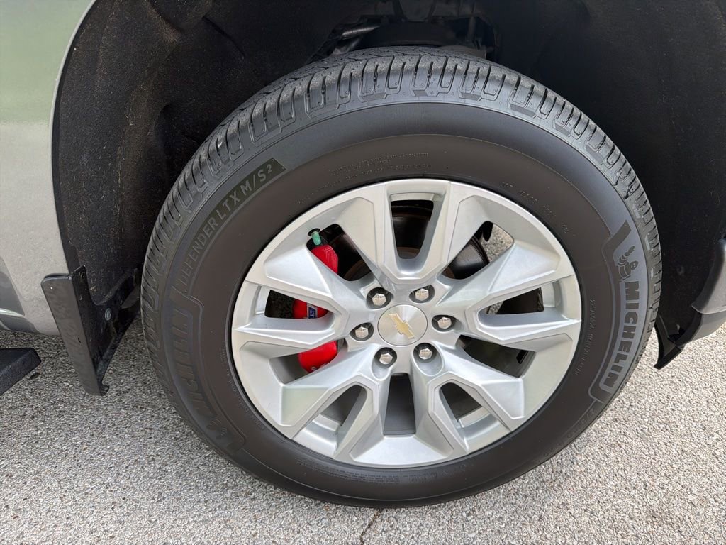 Used 2020 Chevrolet Silverado 1500 Custom w/ Custom Value Package AWD/4WD image 14