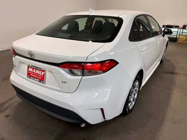 Used 2023 Toyota Corolla LE image 3
