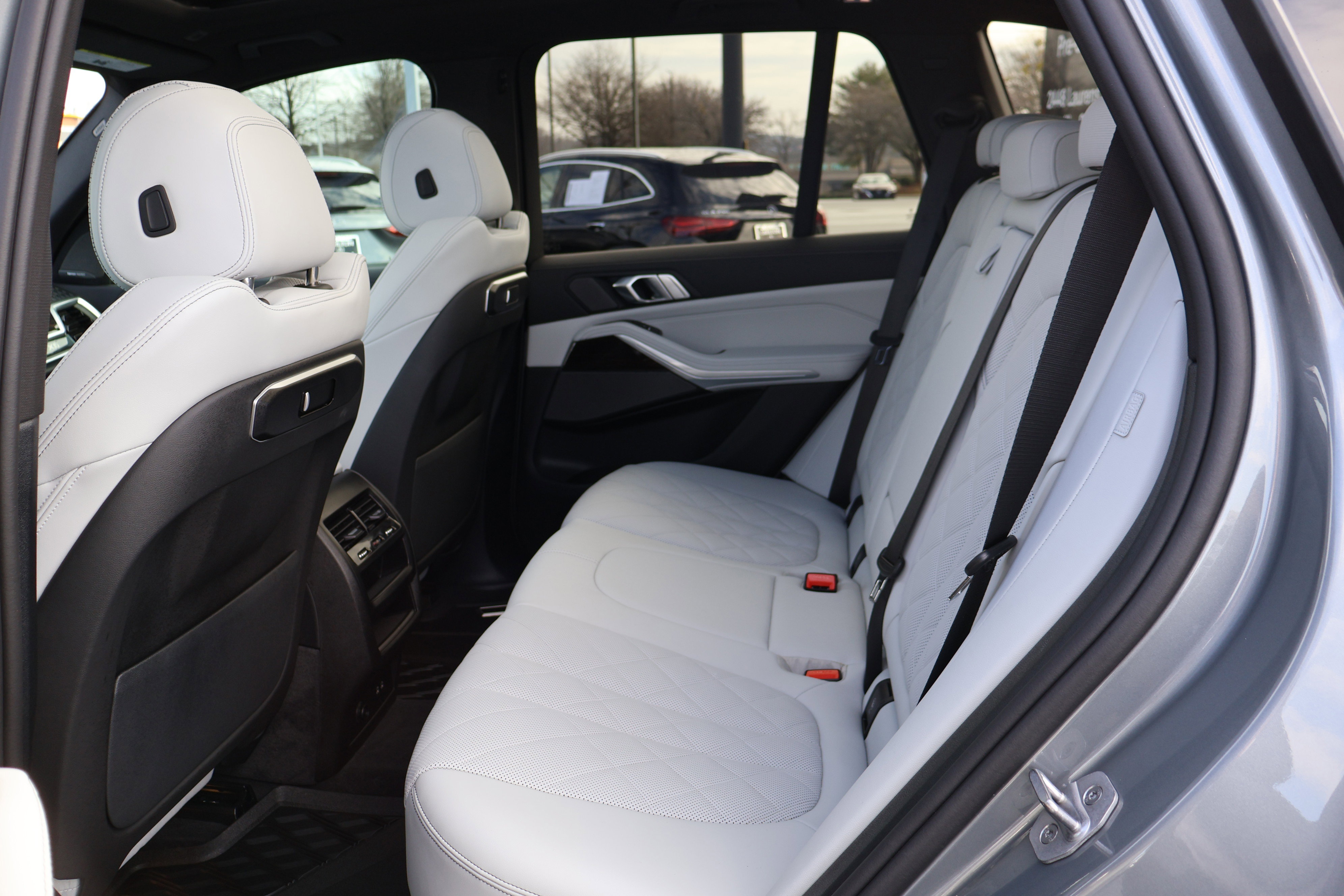 Used 2026 BMW X5 xDrive40i w/ M Sport Package image 17