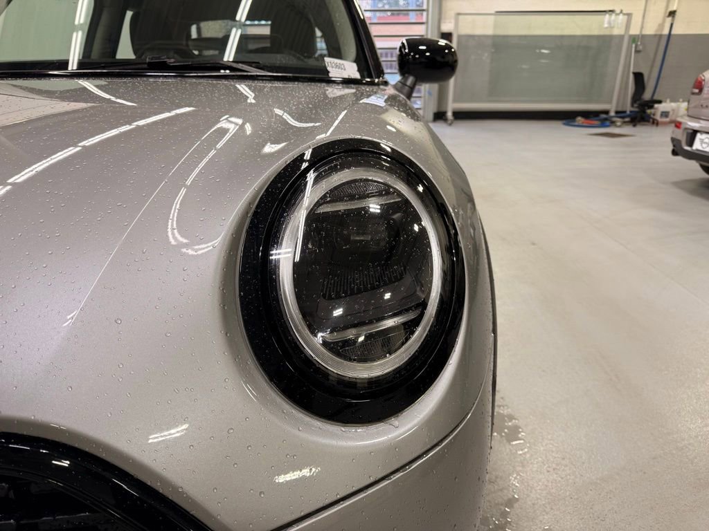 Used 2025 MINI Cooper 2-Door Hardtop image 9