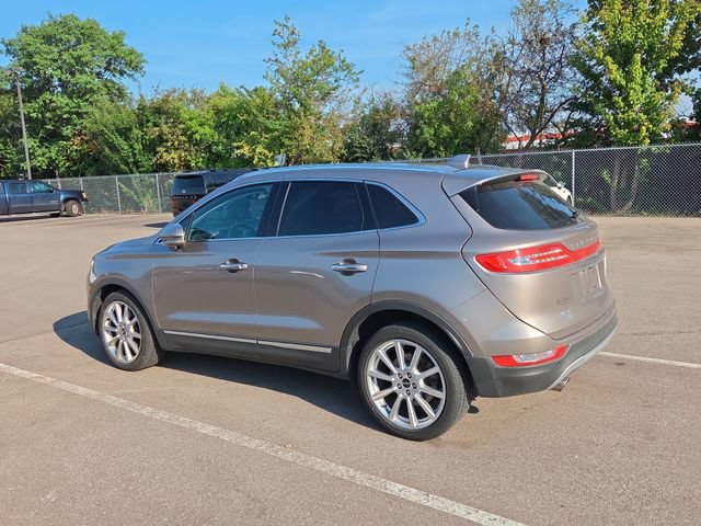 Used 2019 Lincoln MKC Reserve w/ MKC Climate Package FWD image 2