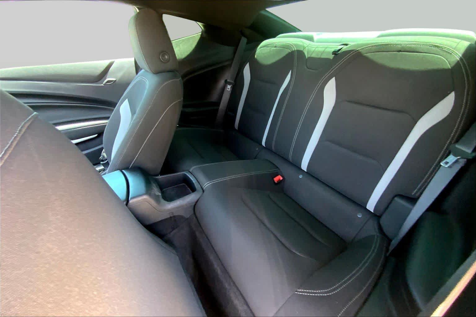 Used 2020 Chevrolet Camaro LT RWD image 17