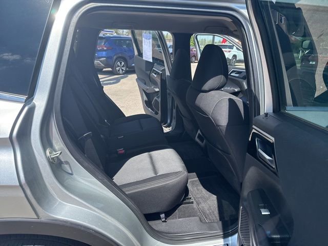 Used 2022 Mitsubishi Outlander ES AWD/4WD image 13