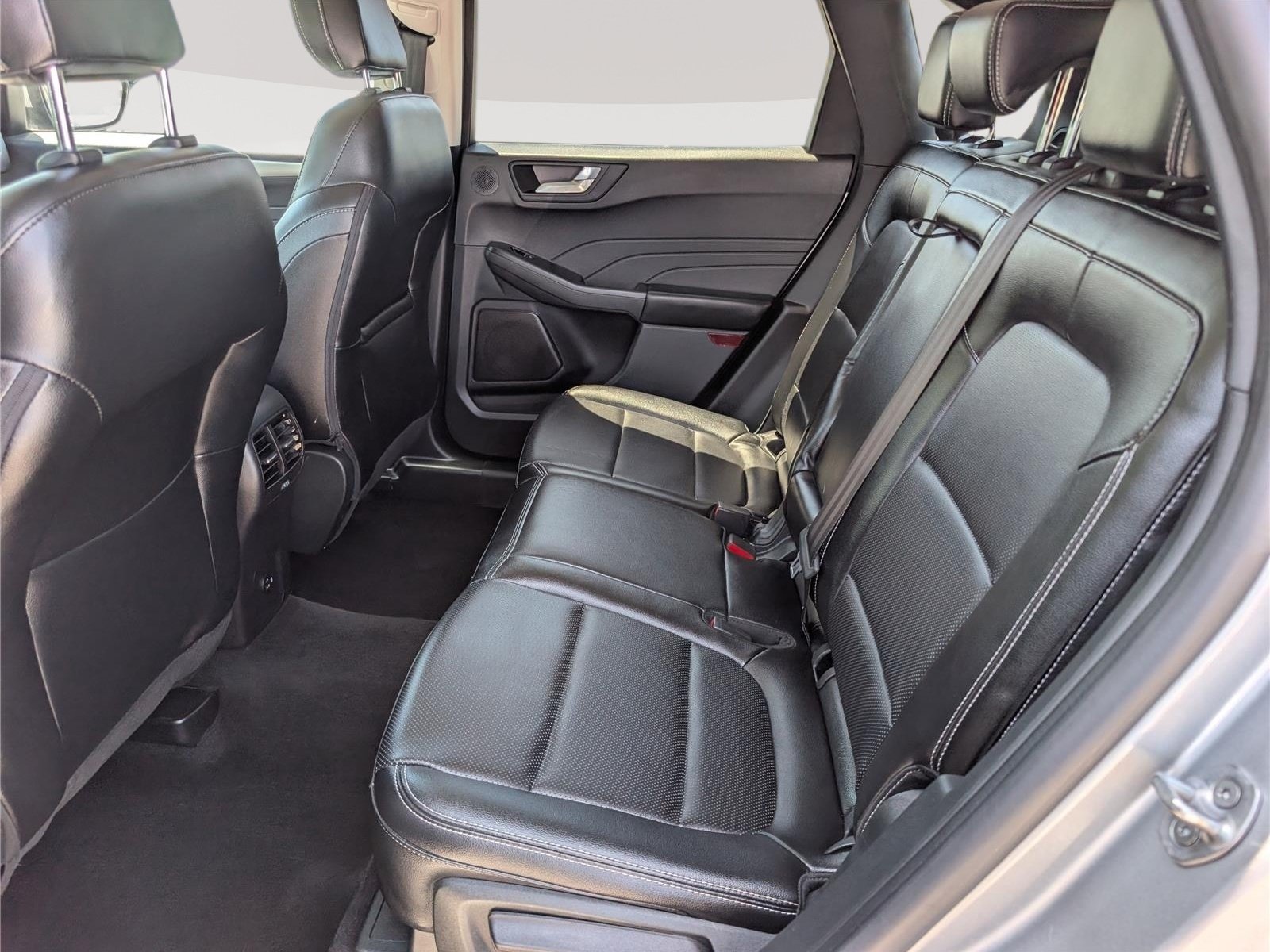 Used 2022 Ford Escape SEL w/ Technology Package AWD/4WD image 14