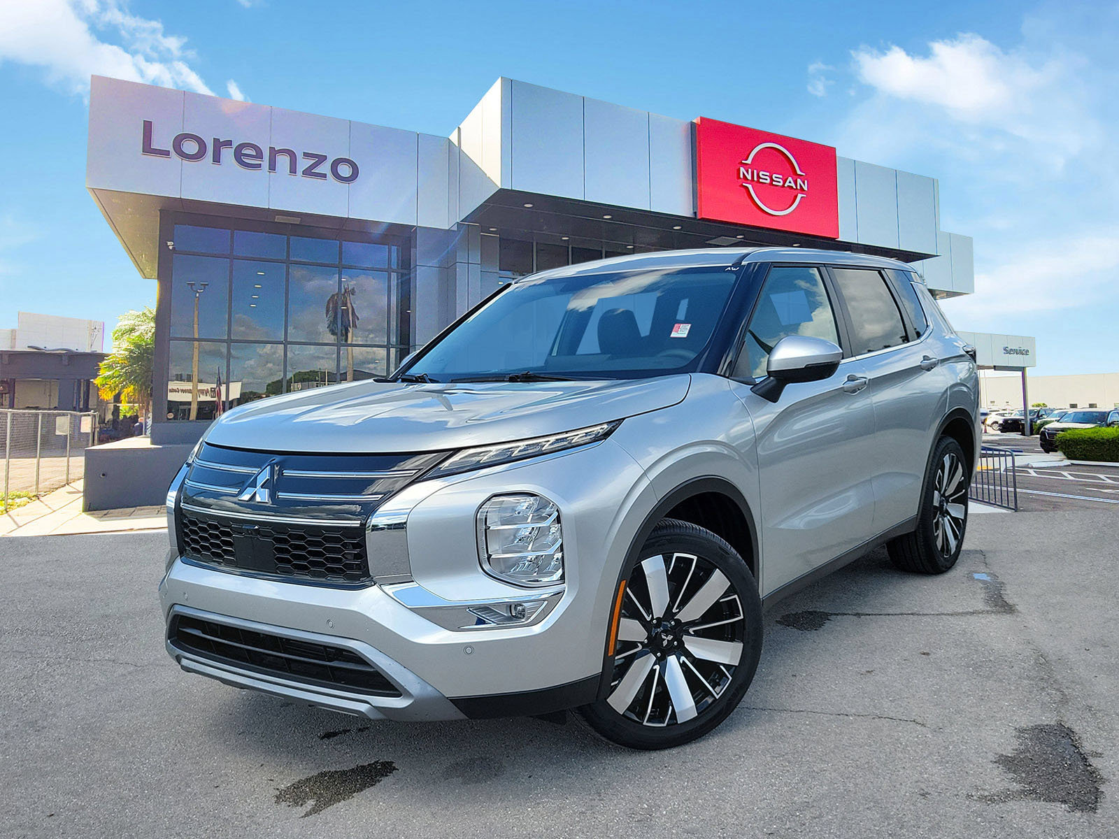 Used 2025 Mitsubishi Outlander SE