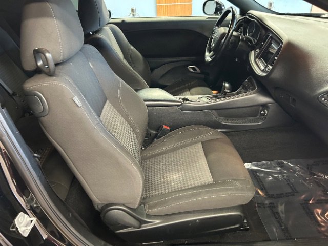 Used 2021 Dodge Challenger SXT RWD image 10