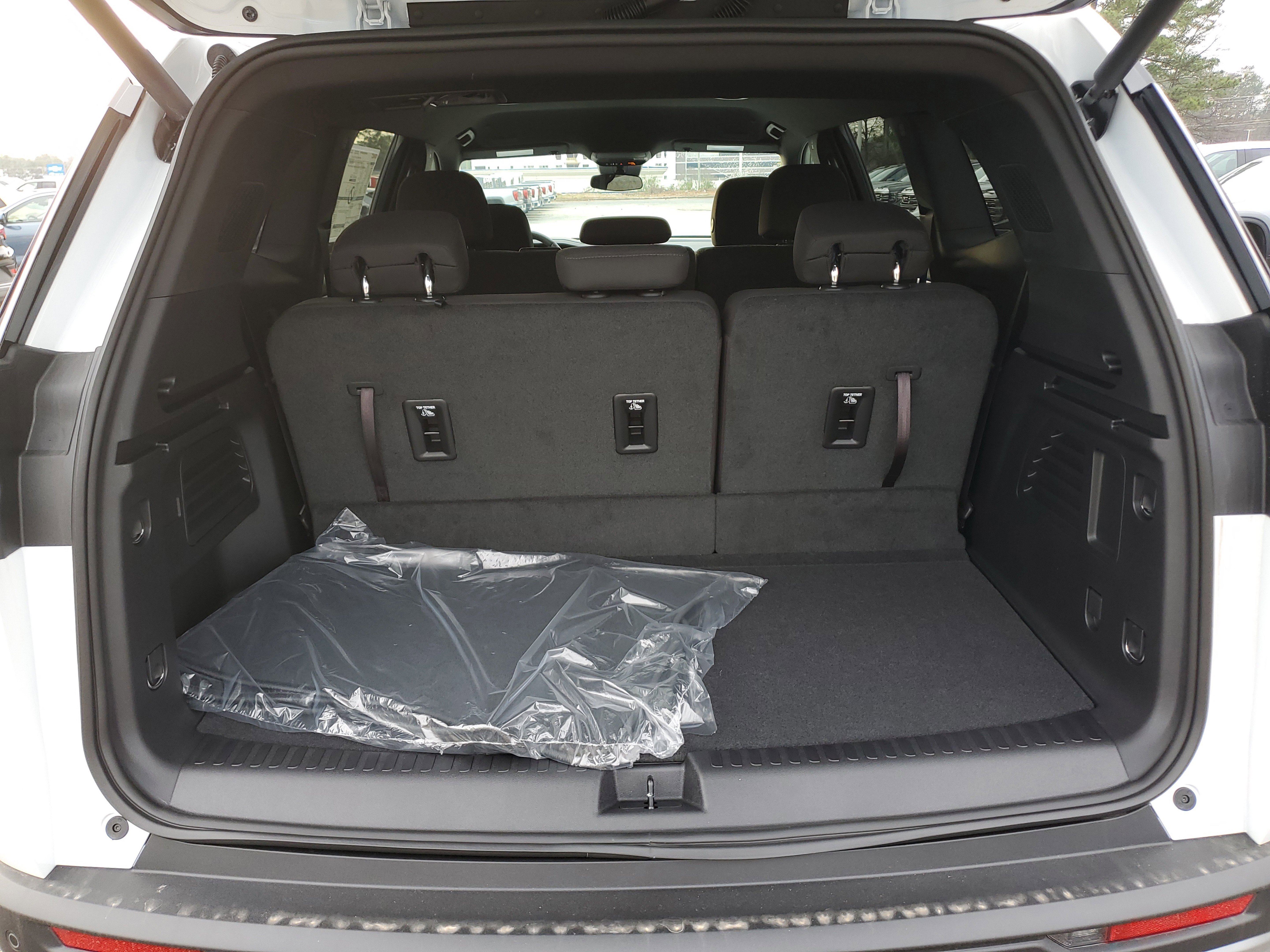 New 2025 GMC Acadia Elevation image 8