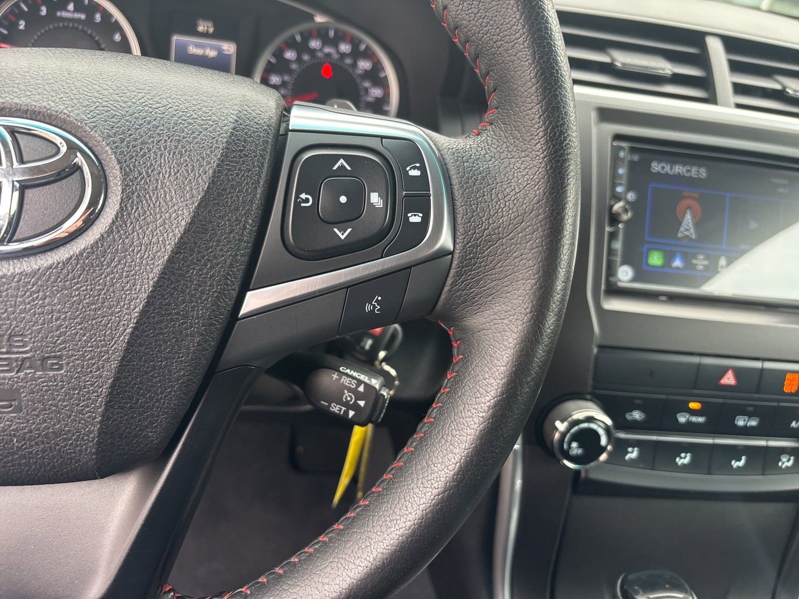 Used 2015 Toyota Camry SE image 20