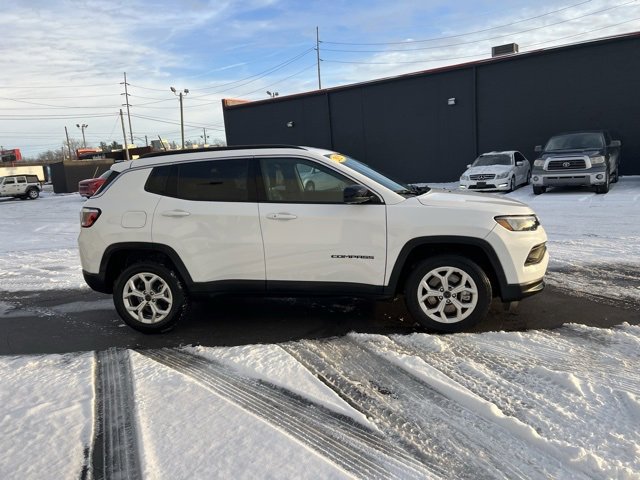 Used 2025 Jeep Compass Latitude image 4