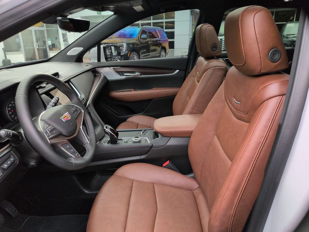 Used 2026 Cadillac XT5 Premium Luxury w/ Driver Assist Package AWD/4WD image 12