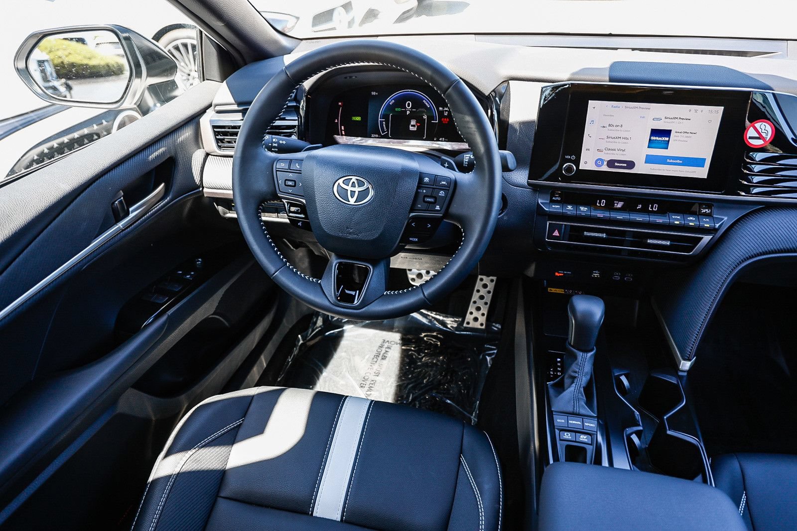 Used 2026 Toyota Camry Hybrid FWD image 14