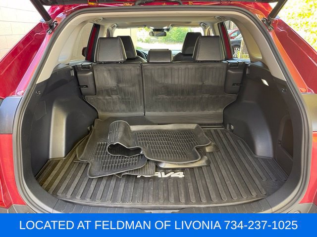 Used 2022 Toyota RAV4 XLE Premium AWD/4WD image 26