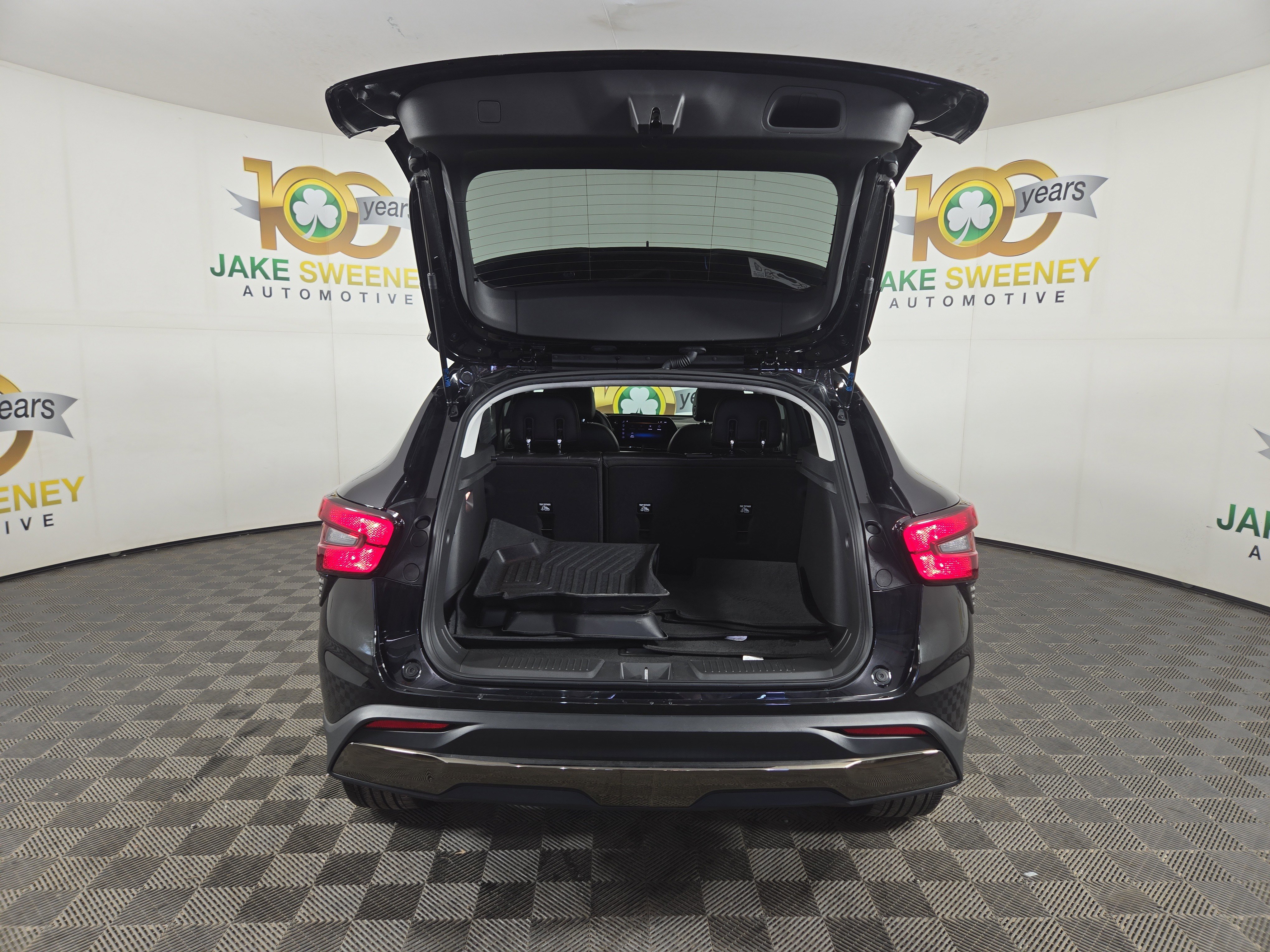 Certified 2024 Chevrolet Trax ACTIV w/ Sunroof Package FWD image 32