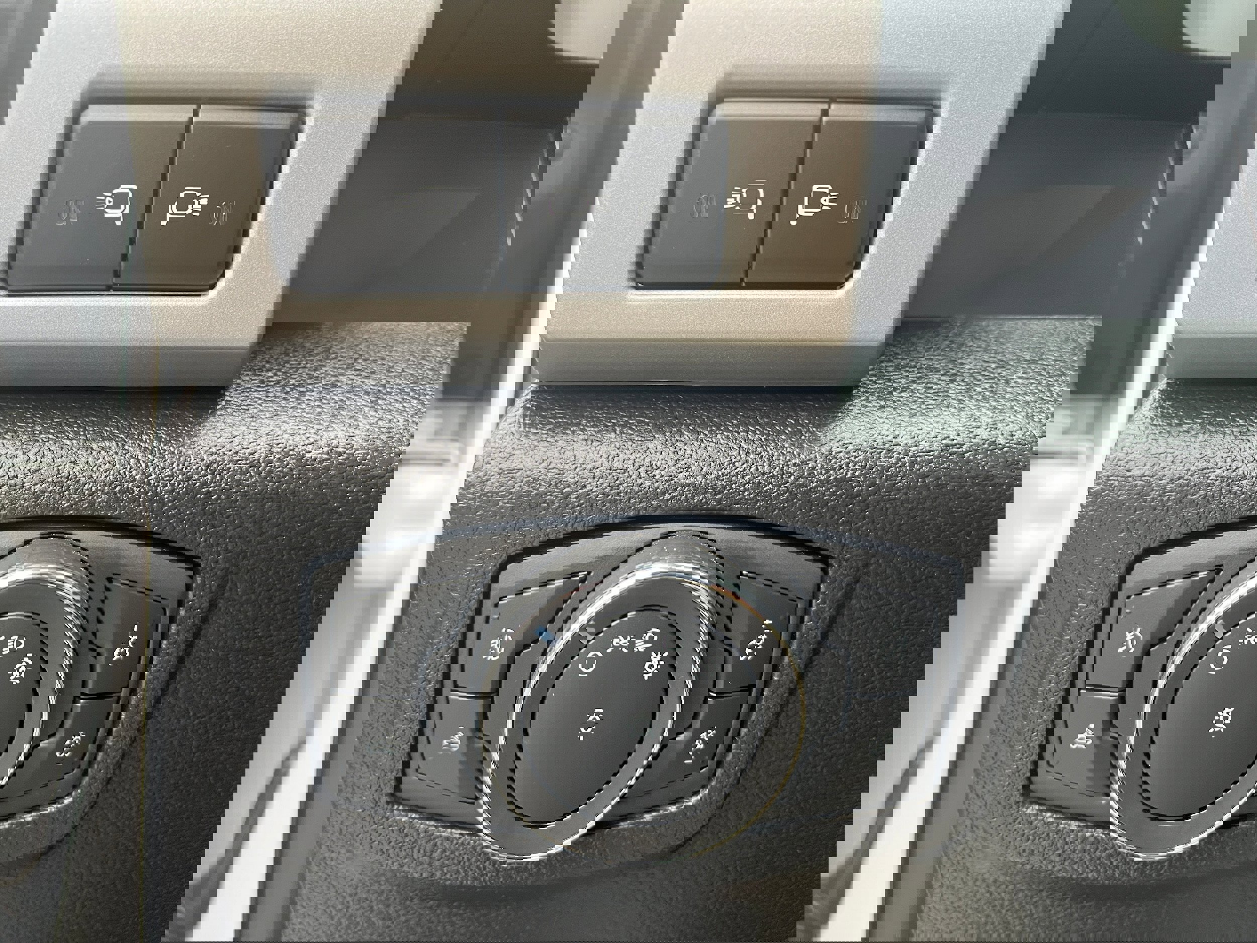 Certified 2020 Ford F350 Lariat w/ Chrome Package image 23