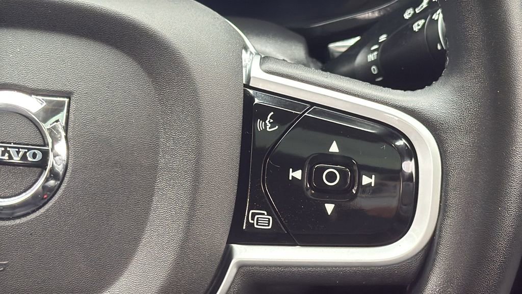 Certified 2025 Volvo XC60 B5 Plus image 11