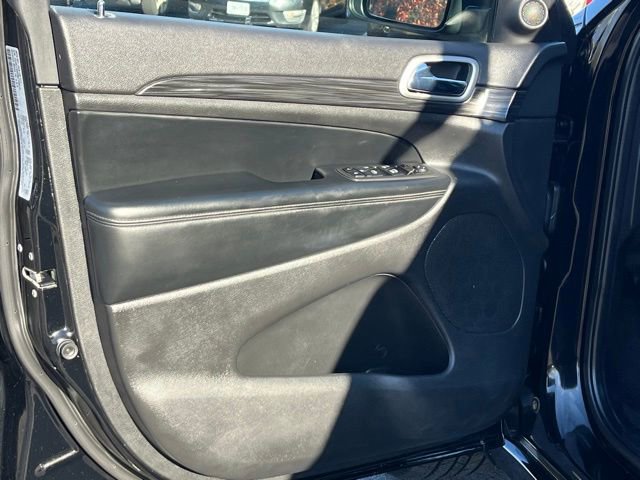 Used 2022 Jeep Grand Cherokee Laredo X image 14