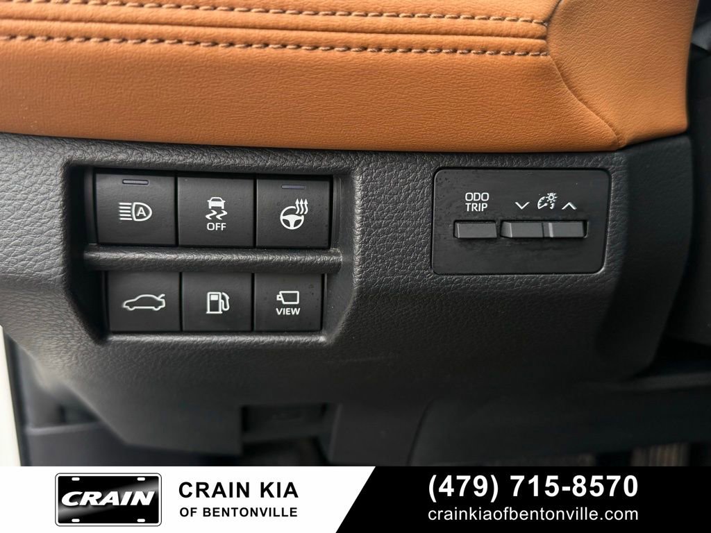 Used 2022 Toyota Avalon Limited w/ Advanced Safety Package FWD image 12