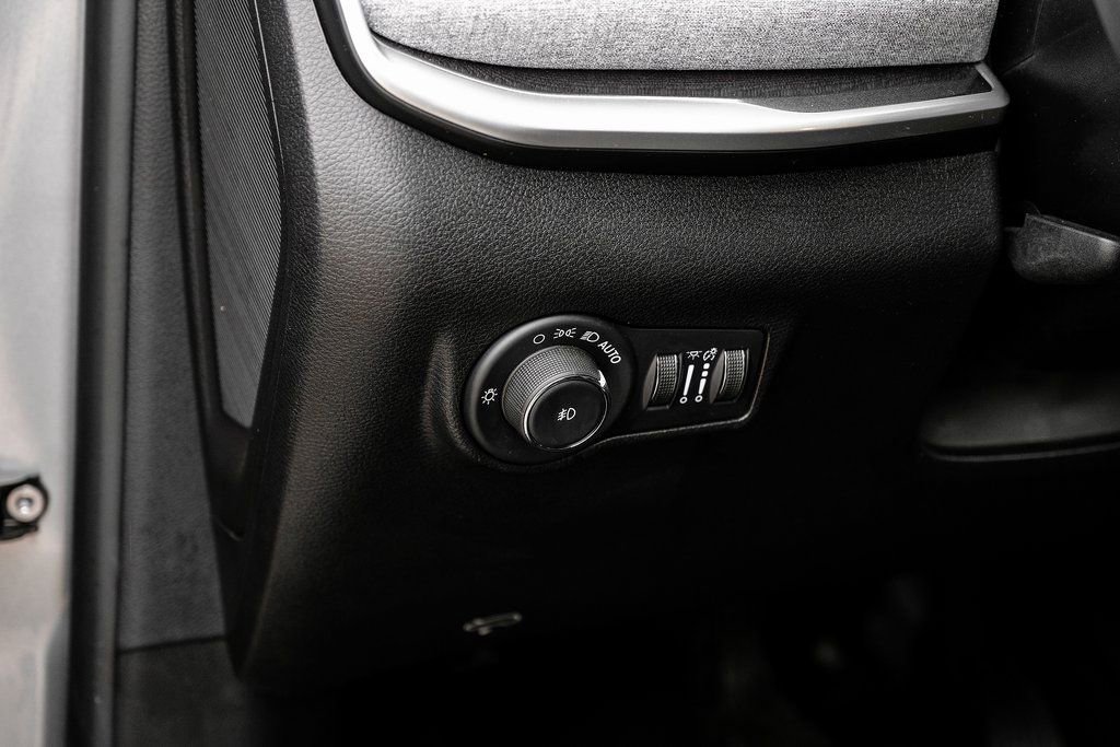 Used 2022 Jeep Compass Latitude image 36