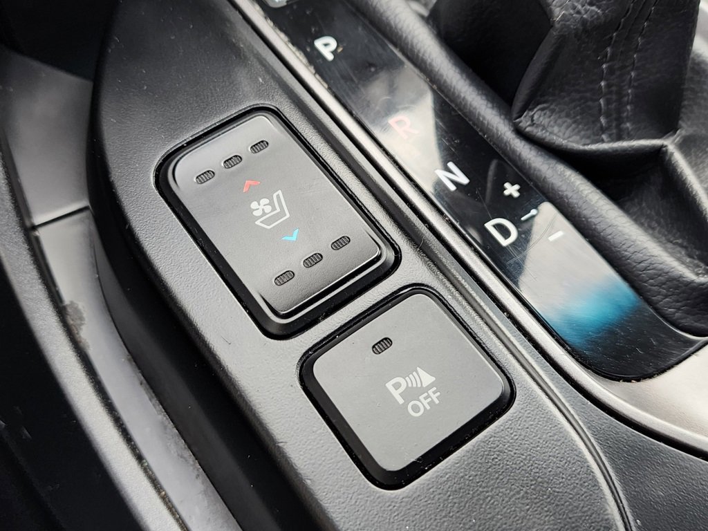 Used 2016 Hyundai Santa Fe SE w/ Option Group 03 image 29