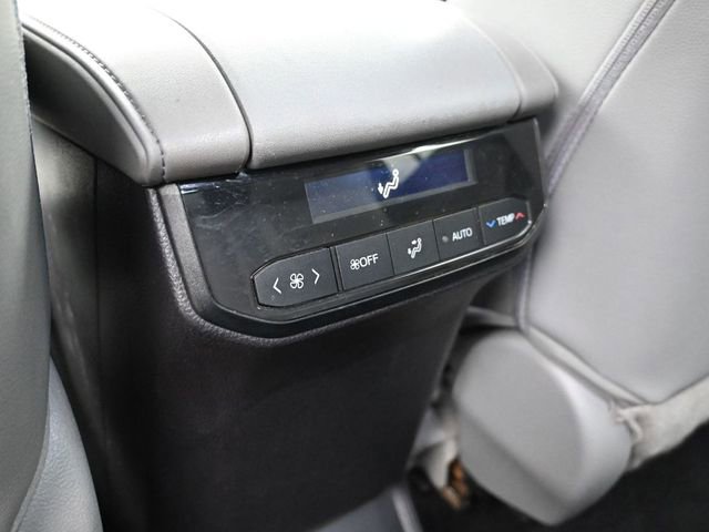 Used 2022 Toyota Highlander XLE image 30