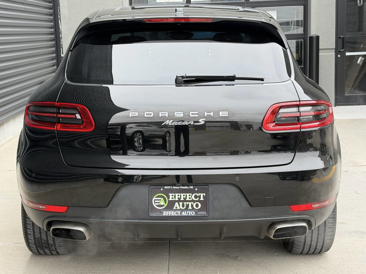 Used 2018 Porsche Macan Base AWD 4dr SUV image 12