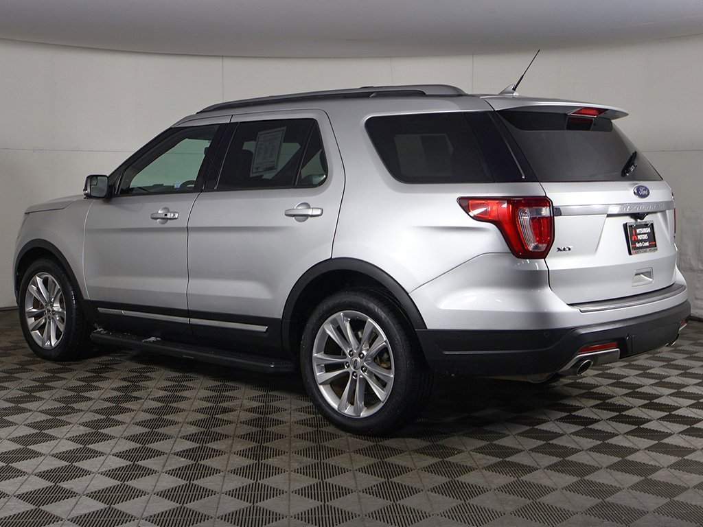 Used 2018 Ford Explorer XLT w/ Equipment Group 202A image 8