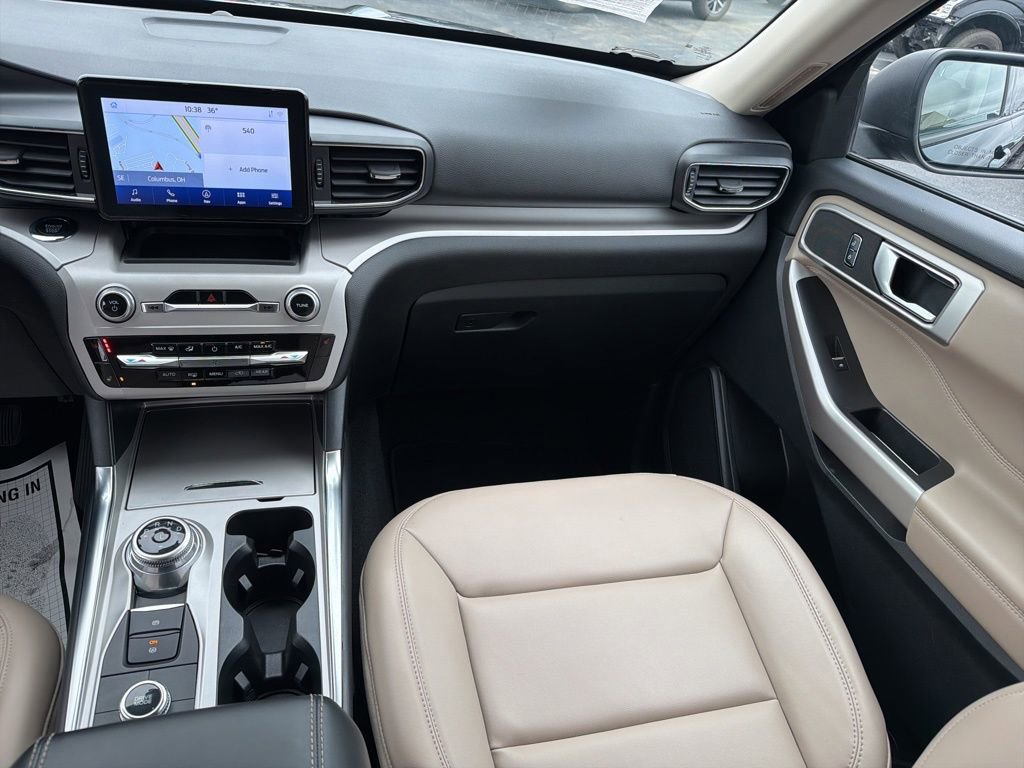 Used 2023 Ford Explorer XLT w/ Equipment Group 202A image 6