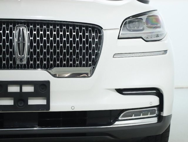 Used 2020 Lincoln Aviator Reserve w/ Equipment Group 202A image 7