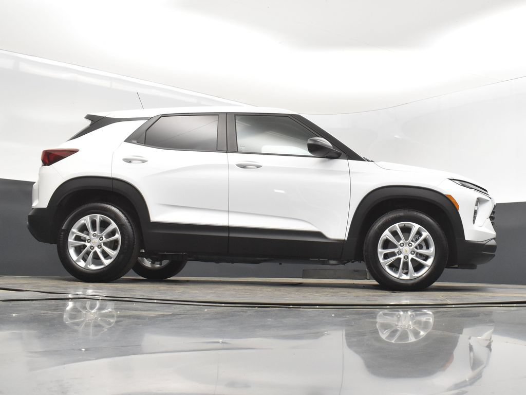 New 2025 Chevrolet TrailBlazer LS w/ LS Convenience Package FWD image 43