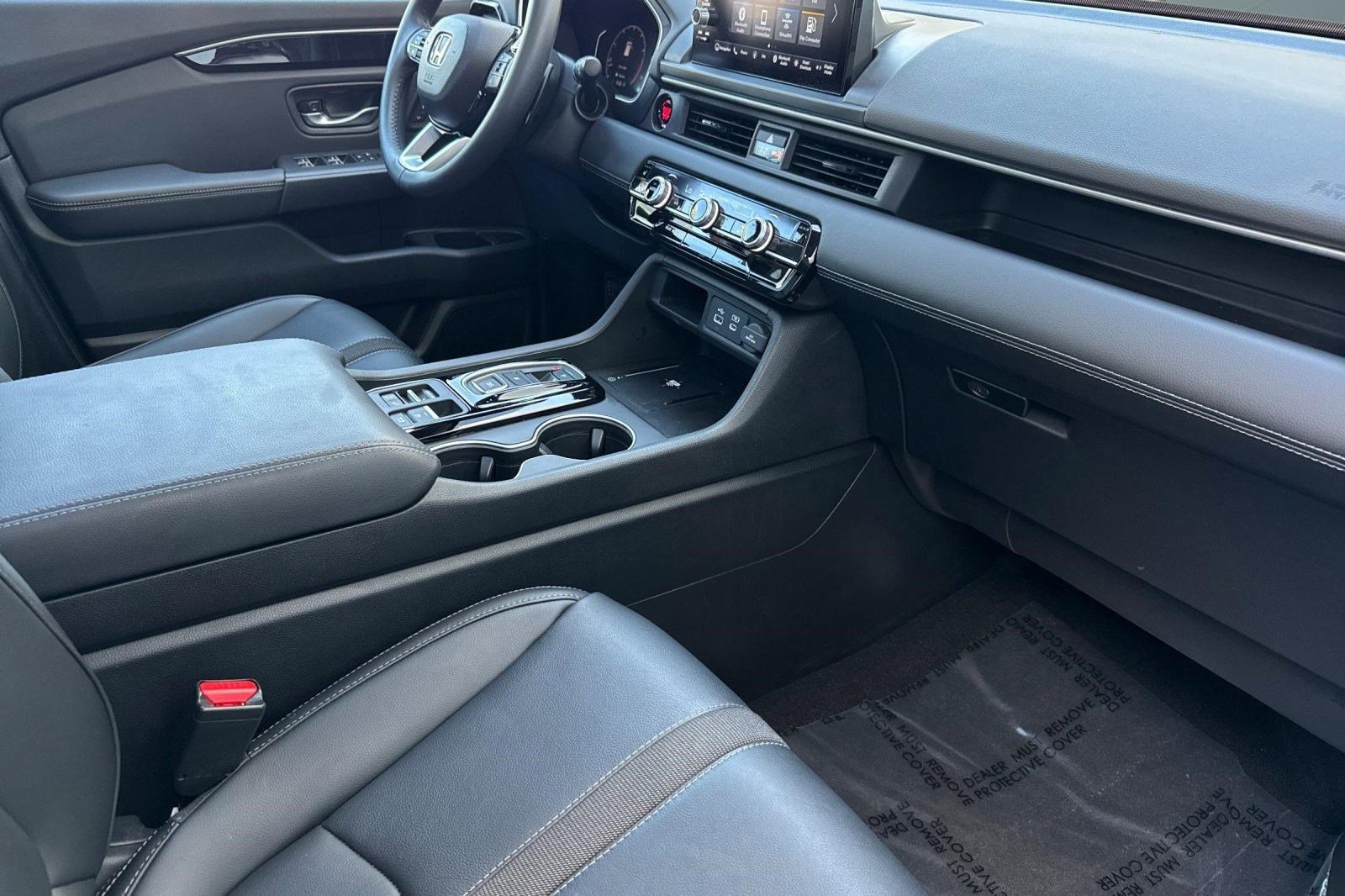 Certified 2025 Honda Pilot Touring image 32