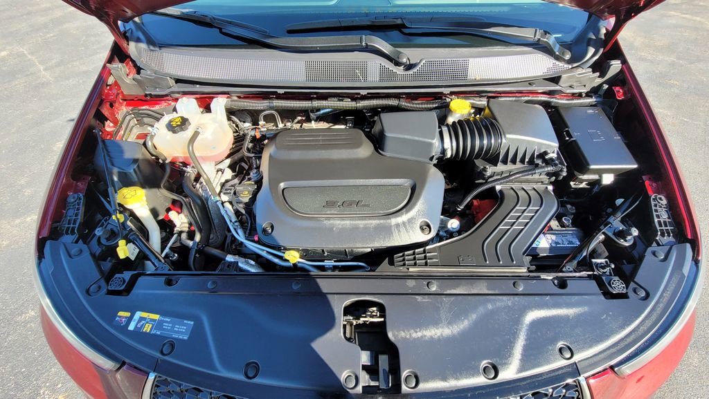 Used 2023 Chrysler Pacifica Touring-L FWD image 17