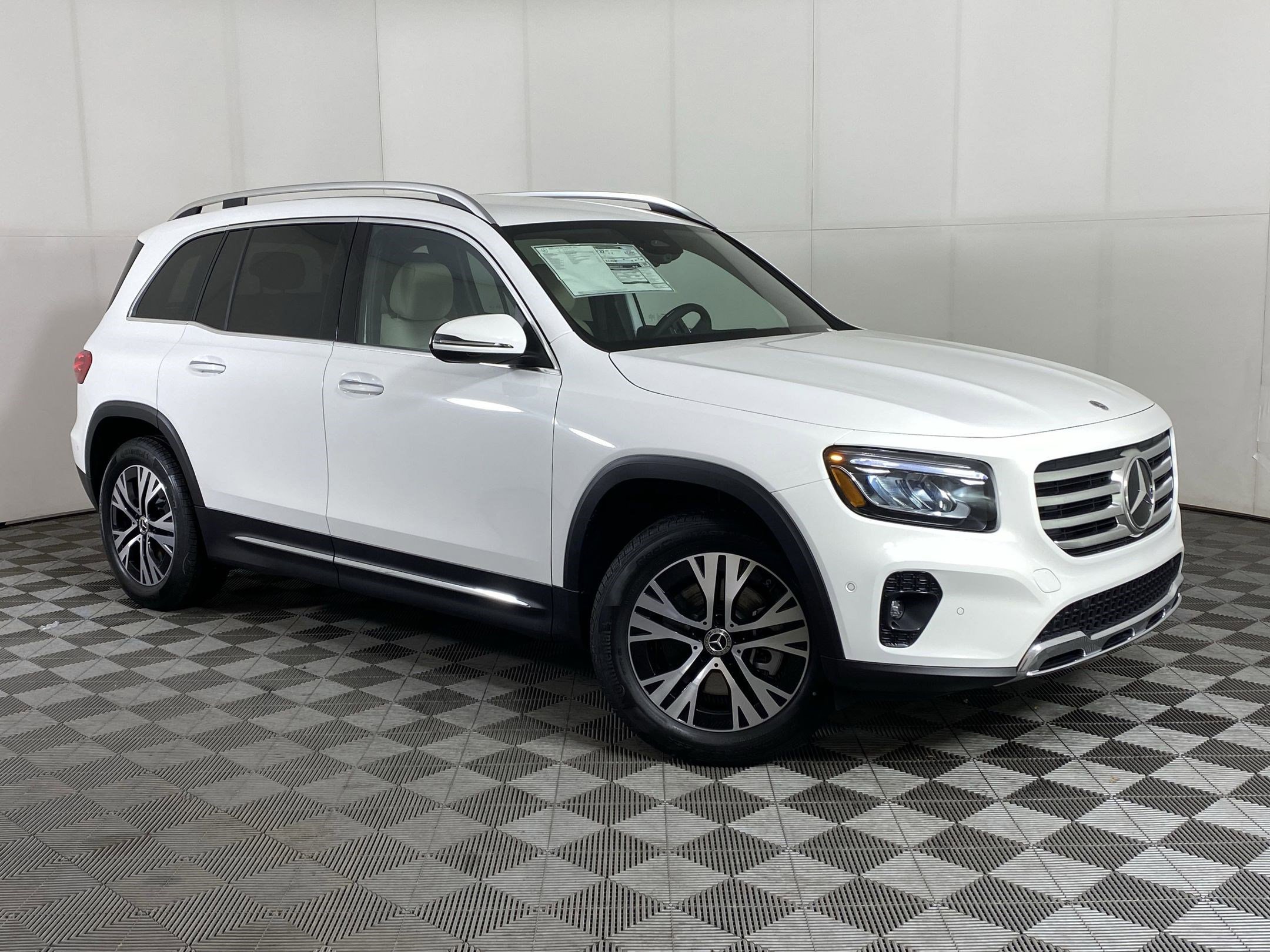 Certified 2025 Mercedes-Benz GLB 250 4MATIC image 6