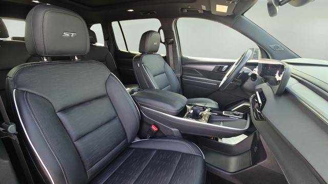 Used 2025 Buick Enclave Sport Touring w/ Power Package image 19