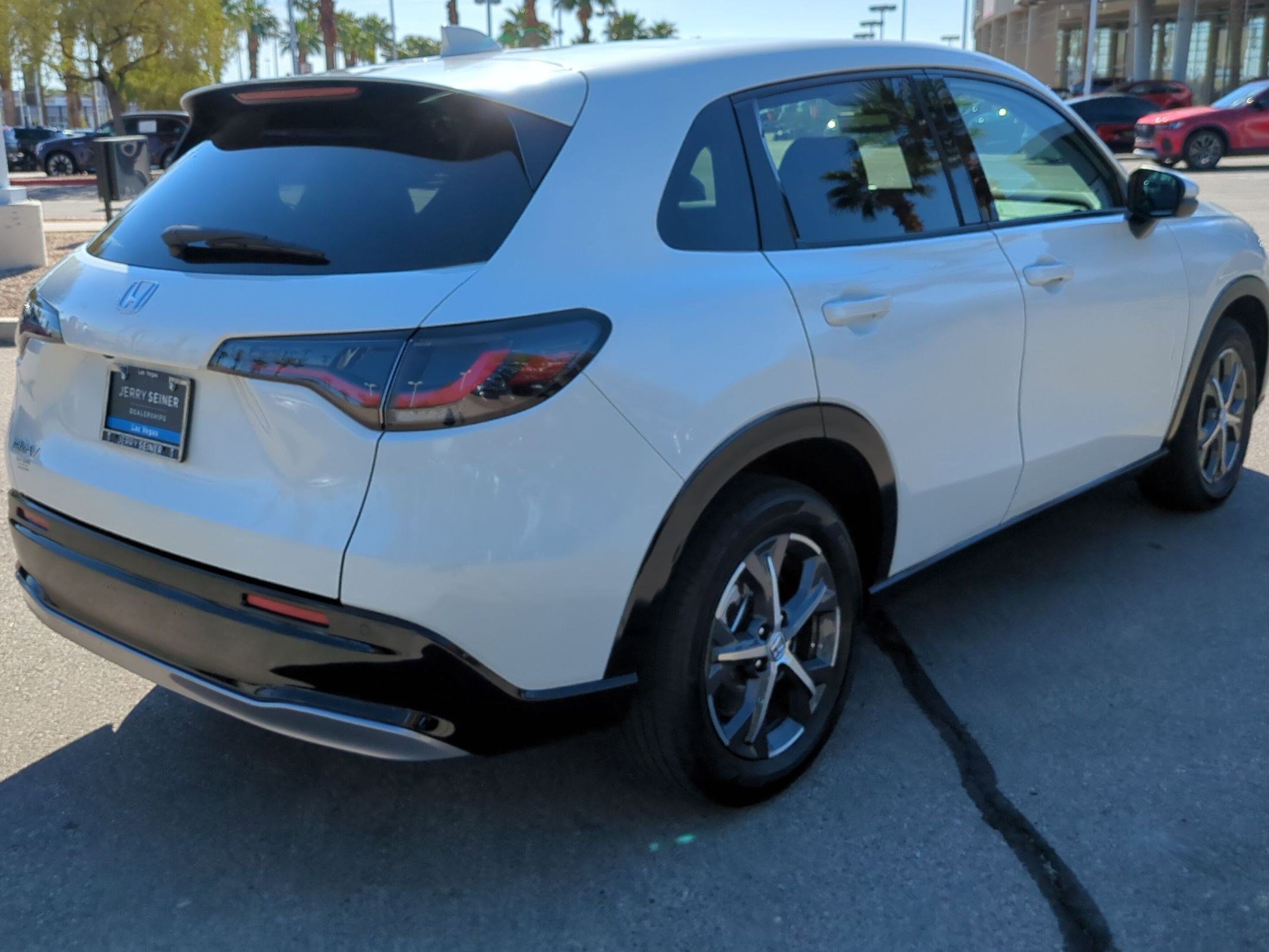 Used 2025 Honda HR-V EX-L image 5