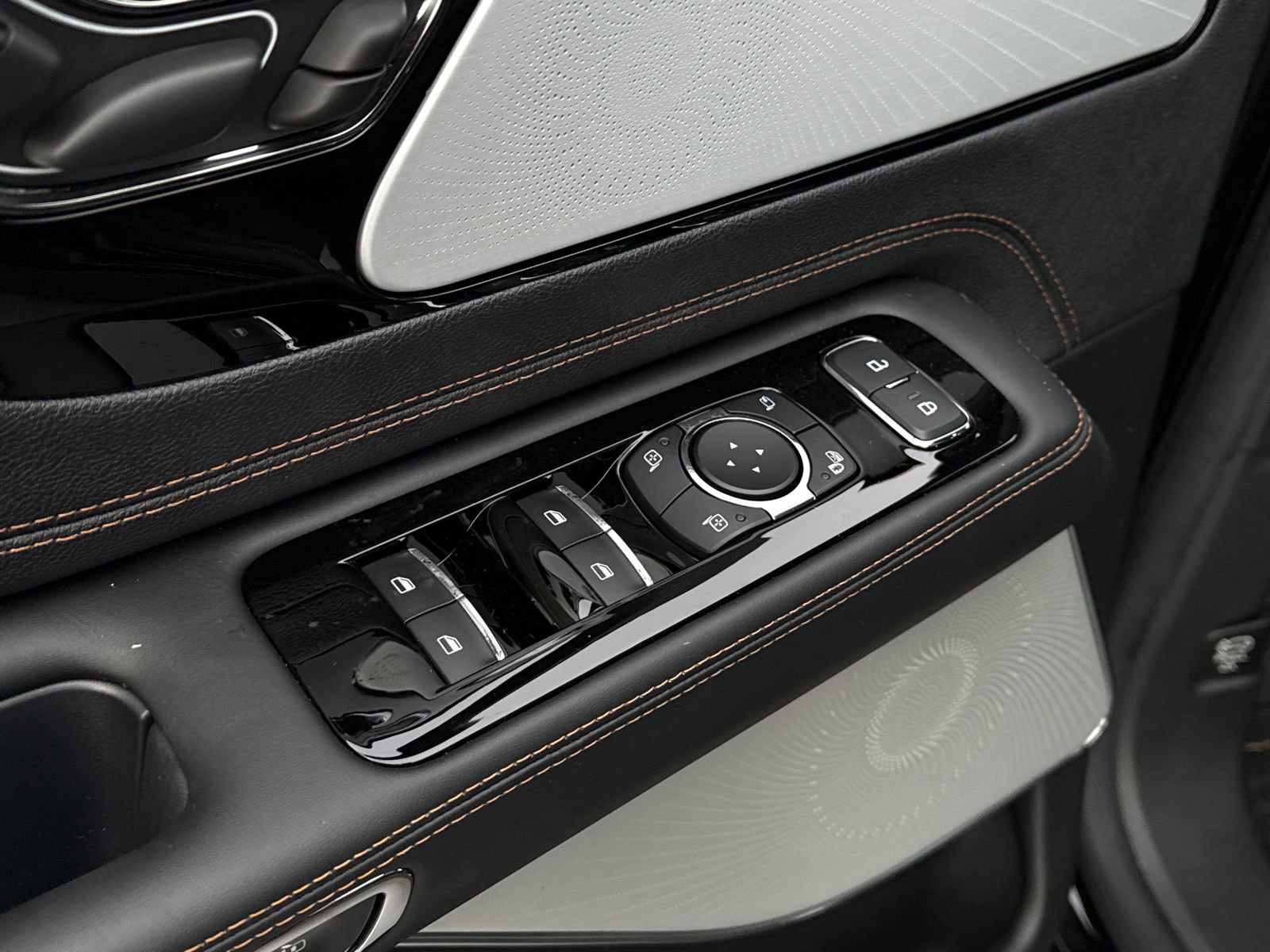 New 2025 Lincoln Aviator Black Label image 20