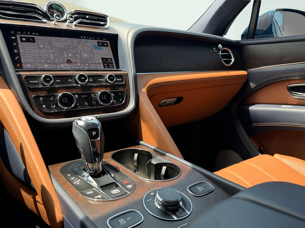Used 2023 Bentley Bentayga AWD/4WD image 76