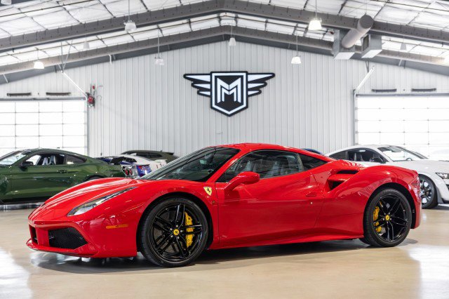 Used 2018 Ferrari 488 GTB RWD image 1