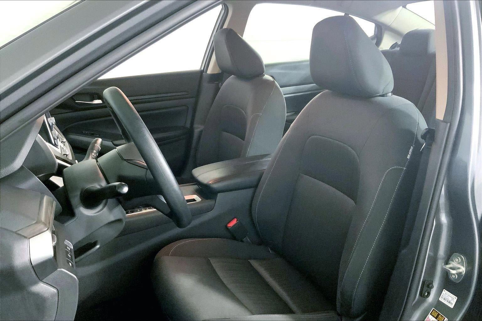 Used 2025 Nissan Altima 2.5 SV FWD image 22