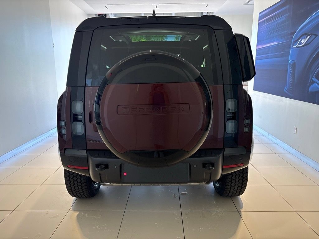 New 2026 Land Rover Defender 90 X-Dynamic SE AWD/4WD image 7