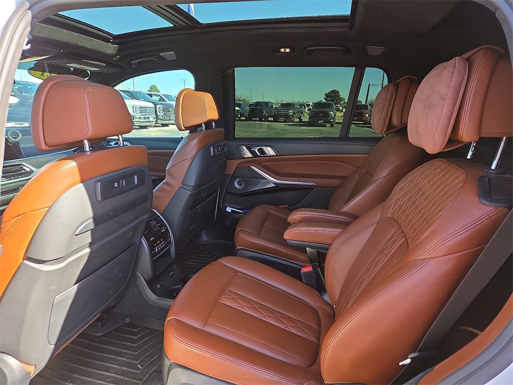 Used 2021 BMW X7 M50i w/ Dynamic Handling Package image 18