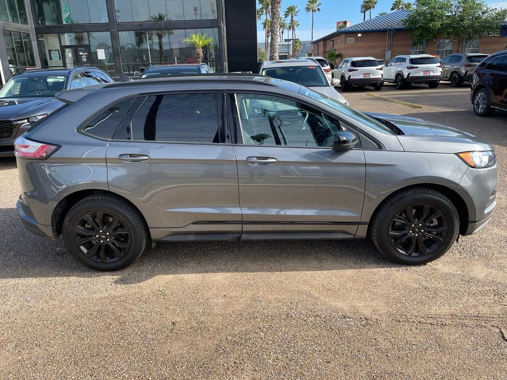 Used 2024 Ford Edge SE w/ Black Appearance Package image 9